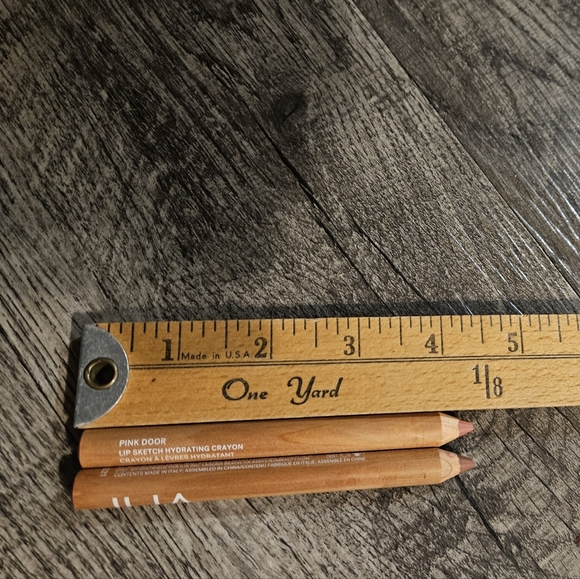ILIA Lip Sketch Hydrating Crayon Lot of #2 Standard Size PINK DOOR & GENRE - Picture 5 of 7